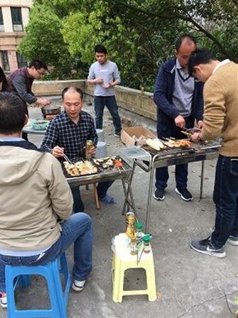 张义森大组户外烧烤